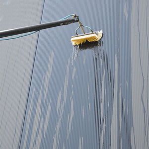 Gevelbeplating reinigen