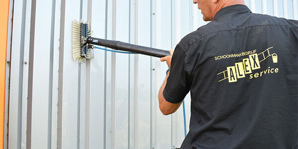 Gevelbeplating reinigen