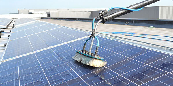 Zonnepanelen reinigen